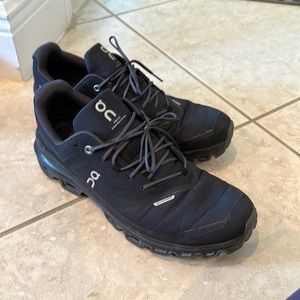 On Running cloudventure mens sneakers size 11 light wear